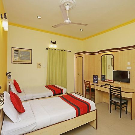 Homely Raj Kolkata Luaran gambar