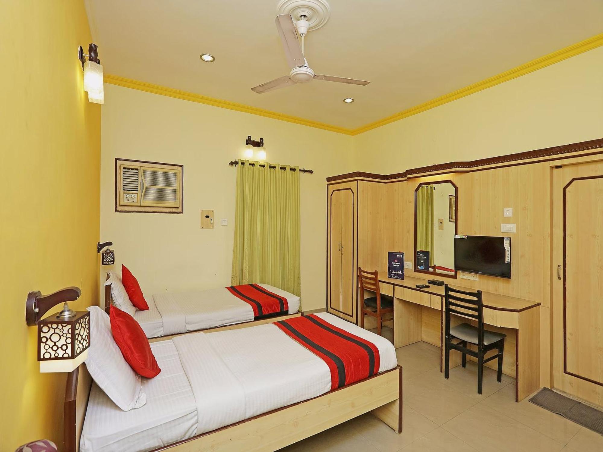 Homely Raj Kolkata Luaran gambar